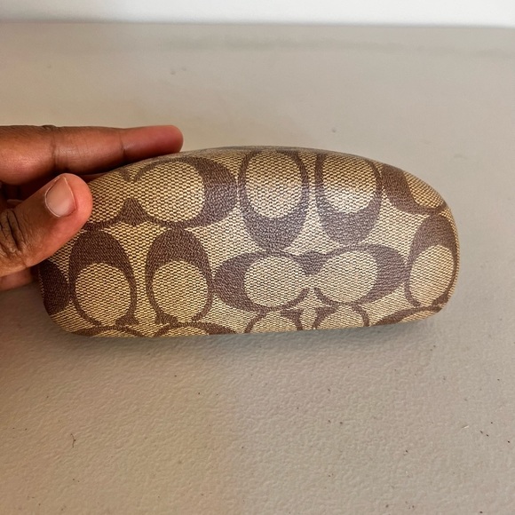 Coach Prescription Eye Glasses With A Case - Picture 10 of 12